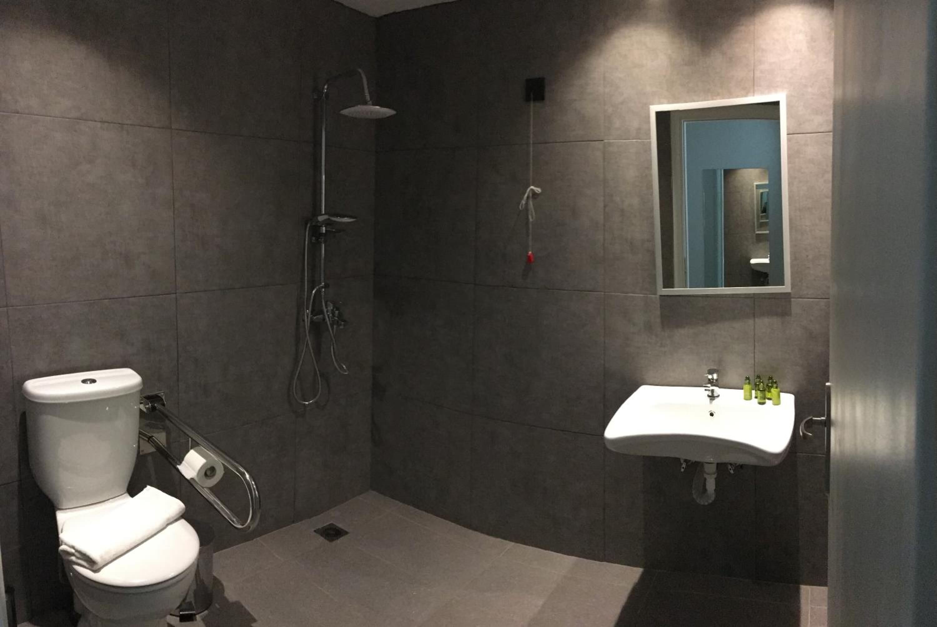 shower, free toiletries, hair dryer, slippers