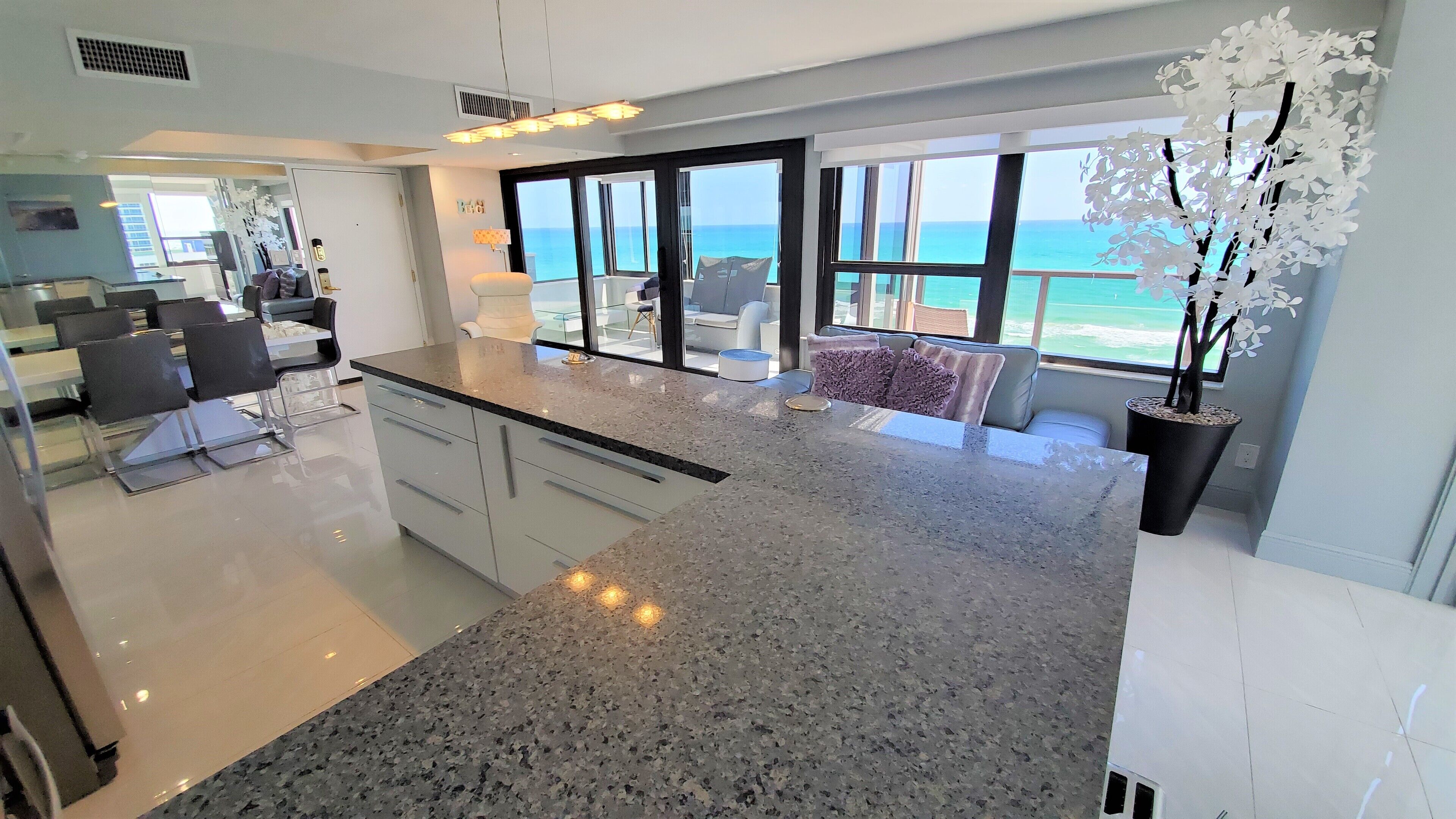 Magnificent Modern Direct Oceanfront 3 Bedroom - 1401