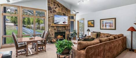 TV, fireplace