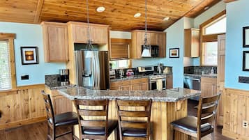 KylskÄp, mikrovÄgsugn, ugn och diskmaskin