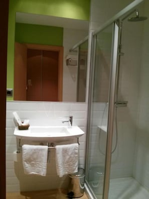 Shower, free toiletries, hair dryer, bidet - NRuta Ponferrada (Bembibre)