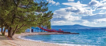 Pet friendly home in Smrika with WiFi