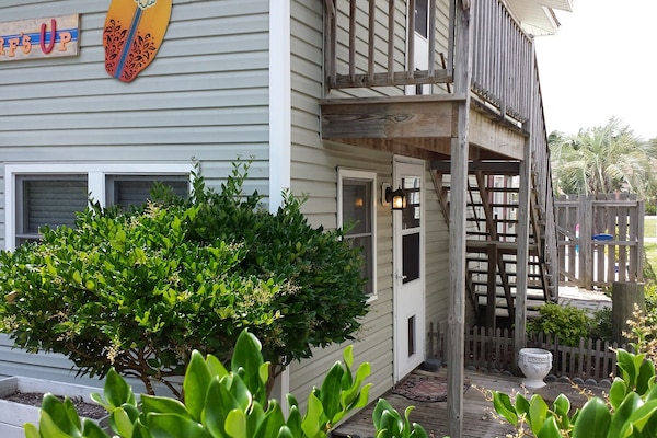 Surf's Up LoTide Downstairs Efficiency Apartment side entrance