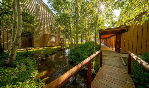 Aspens-Beautiful mountain condo in great location!