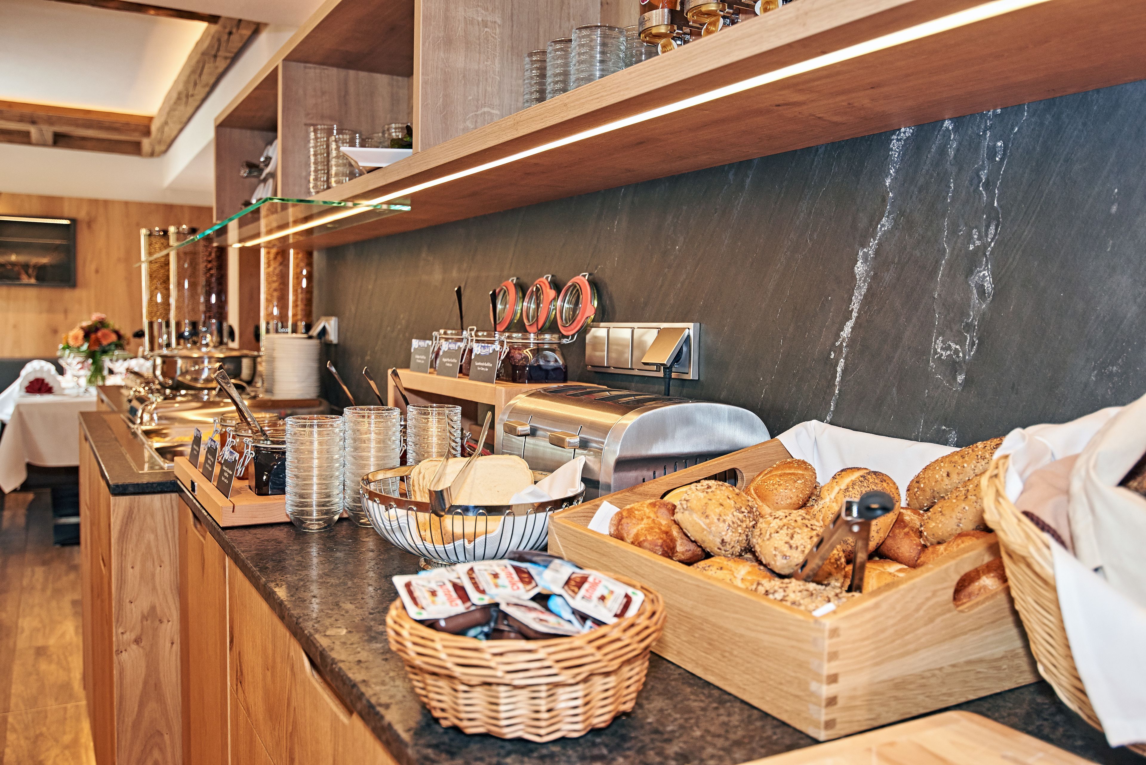 Bao gồm bữa sáng buffet hàng ngày 