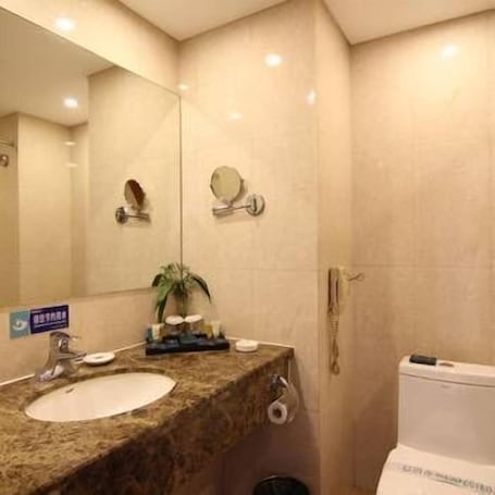 Room. Huaxiang Hotel
