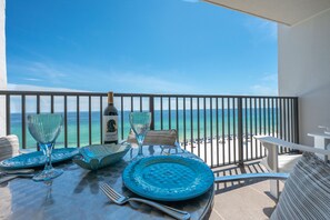 Outdoor dining - BEACHFRONT-9th floor view, recently updated-avail July 18-25, Aug 1-8, 8-15 (Destin)