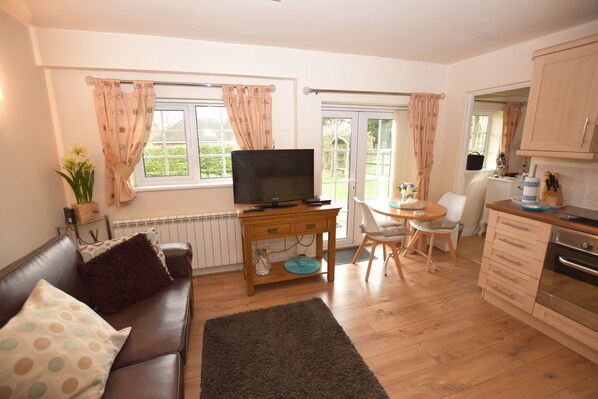 Cottage with Double Bed | Living area