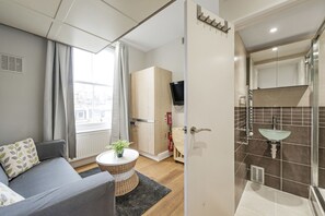 Studio Suite | Free WiFi, bed sheets