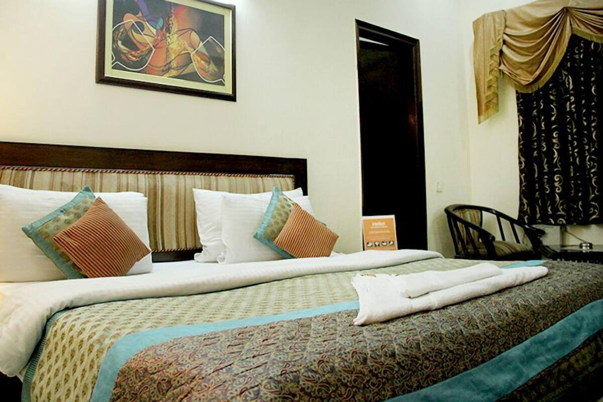 Basic Room | Premium bedding, in-room safe, desk, free WiFi