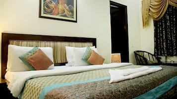 Basic Room | Premium bedding, in-room safe, desk, free WiFi