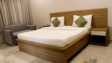 Basic Room | Premium bedding, in-room safe, desk, free WiFi