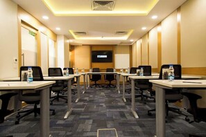 Restaurant - STEPiNN - Ess Kay Ess Villa (Gurugram)