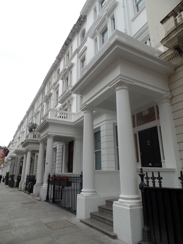 Front of property - QB 11 (London)