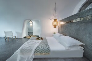 Three-Bedroom Villa with Private Pool & Sea View | 3 habitaciones y ropa de cama de alta calidad