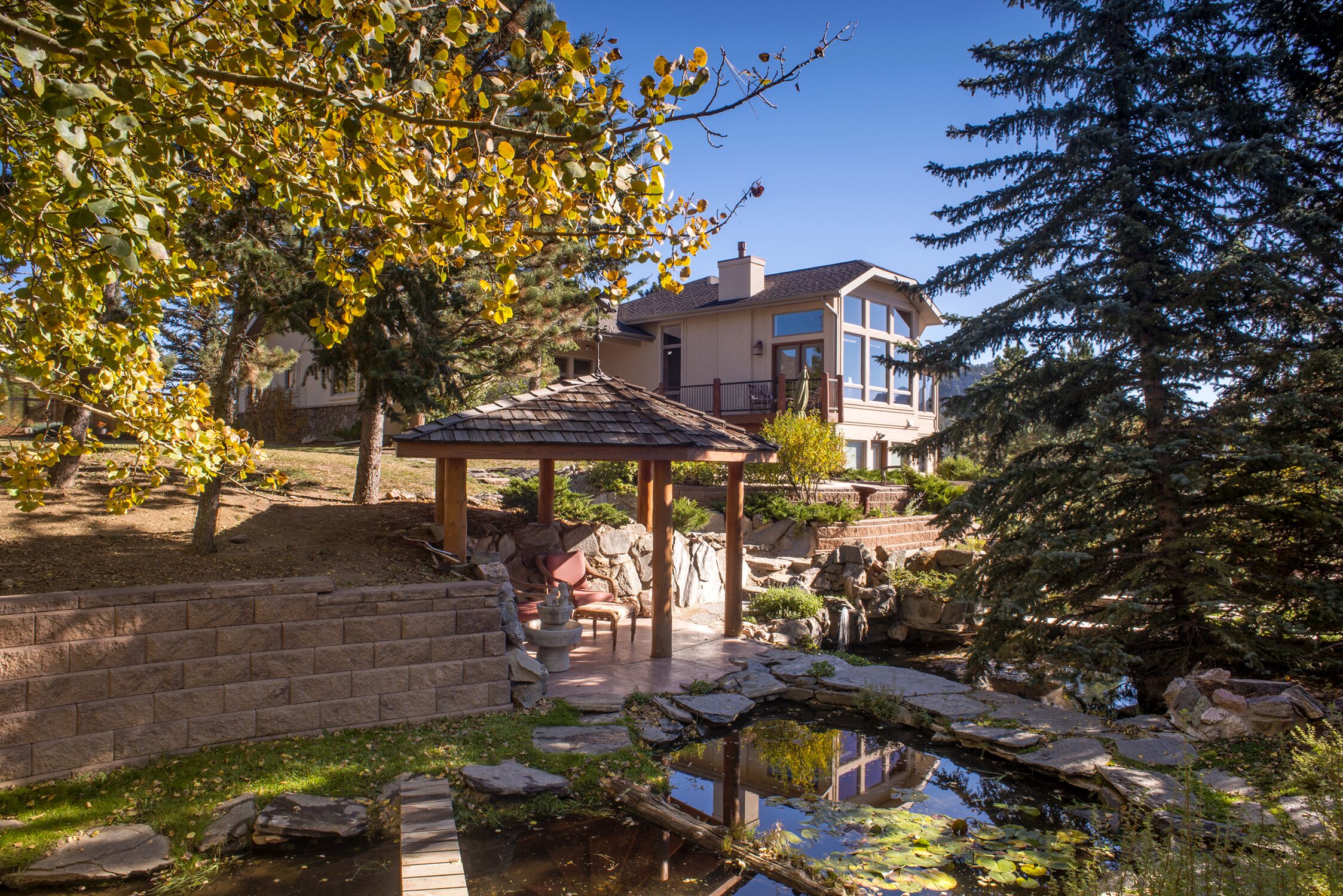 Work & Play Away from Home with Lake & Mountain Views!  Strong WiFi::Fiber optic