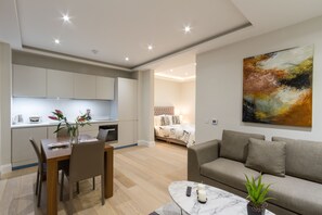 Luxury Apartment | 1 bedroom, desk, iron/ironing board, free WiFi - 1 Palace Gardens (London)