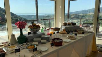 Tägliches inbegriffenes Frühstücksbuffet