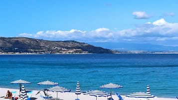 Spiaggia privata nelle vicinanze, un bar sulla spiaggia