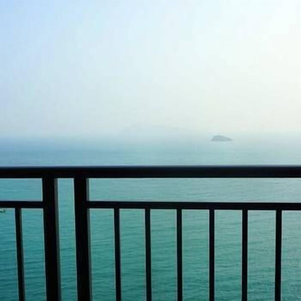 Beach/ocean view - Mingju Holiday Hotel (Yangjiang)