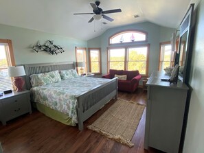 4 bedrooms, internet, bed sheets