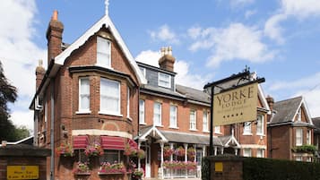 Mặt tiền nơi lưu trú