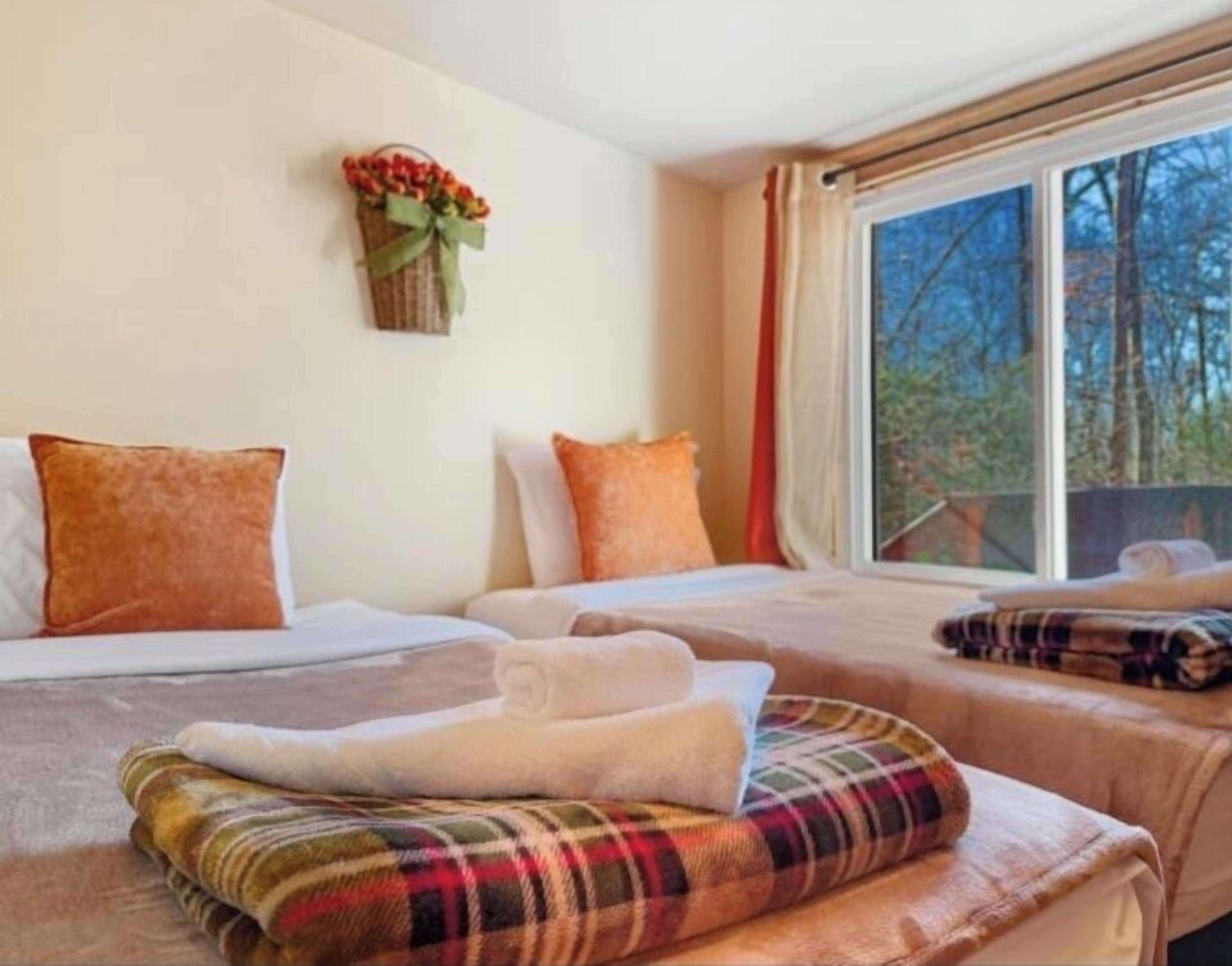 2 makuuhuonetta, silitysrauta/-lauta, ilmainen Wi-Fi, vuodevaatteet