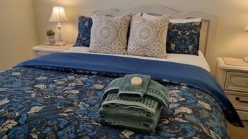 2 bedrooms, iron/ironing board, WiFi, bed sheets