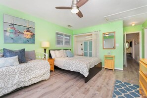 2 室のベッドルーム、デスク、WiFi (無料)、ベッドシーツ