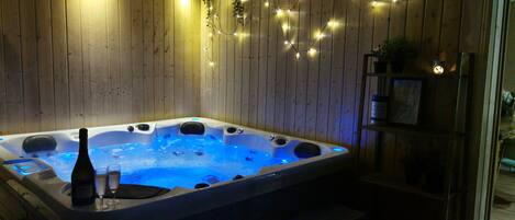 Tina de hidromasaje interior