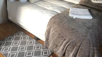 Cottage, 3 Bedrooms, Mountain View (The Traveller's Cottage) | 3 bedrooms, premium bedding, iron/ironing board, free cots/infant beds