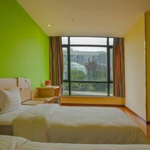 Room - 7 Days Inn (Leshan)