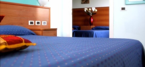 Habitación triple | Minibar, cunas, camas extra y wifi gratis 