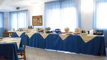 Petit déjeuner buffet compris tous les jours