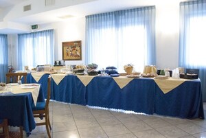 Colazione a buffet inclusa, servita tutte le mattine