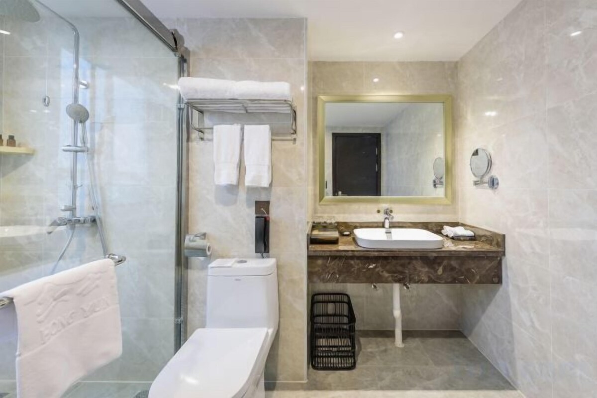 Bathroom | Bathtub