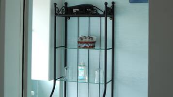 Comfort Double Room, Private Bathroom (Océan) | Bathroom | Towels