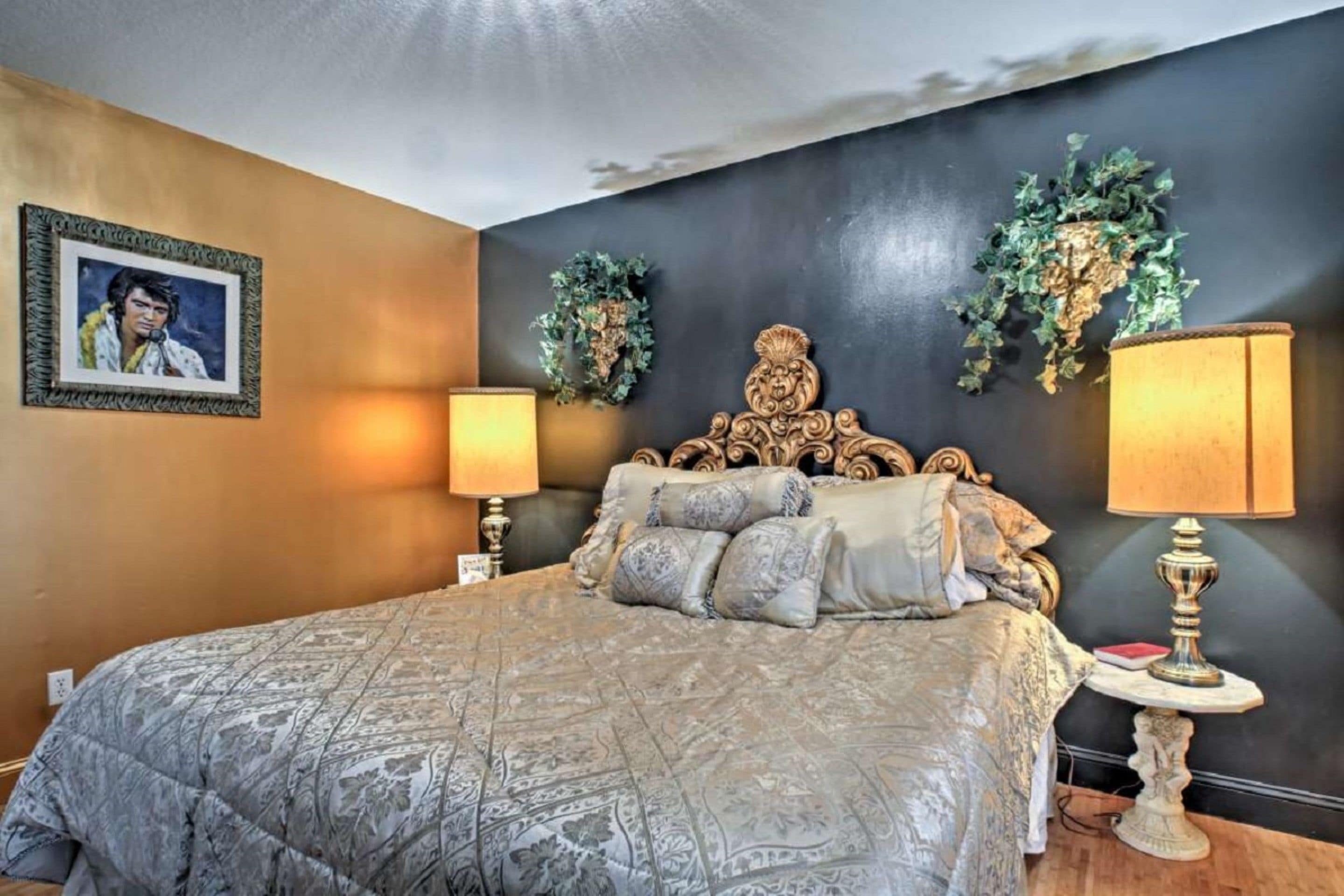 Signature Penthouse, 2 Bedrooms, Kitchen, Executive Level | 2 bedrooms, premium bedding, individually decorated