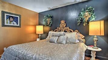 Signature Penthouse, 2 Bedrooms, Kitchen, Executive Level | 2 bedrooms, premium bedding, individually decorated