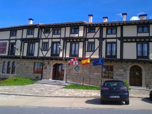 Front of property - Hotel Antiguas Eras La Alberca (La Alberca)