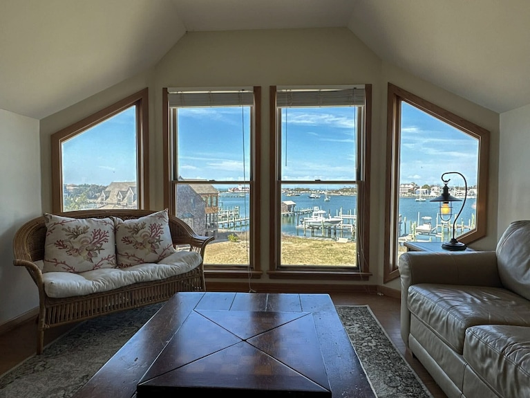 Castle Villa I: Escape To A Place Of Serenity. Pool. Sauna. Dock. - Ocracoke, NC