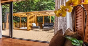 Balcony - Crossing The Rainbow Bridge B&B (Xiulin)