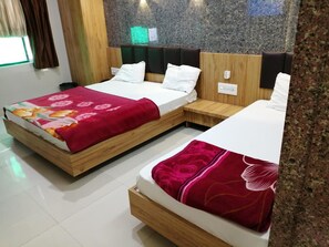 Két bảo mật tại phòng, bàn, giường gấp/giường phụ (phụ phí) 