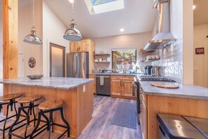 Fridge, microwave, oven, stovetop - Spring Deals! Large fenced yard with Hot Tub, Serene and quiet.  (Carnelian Bay)