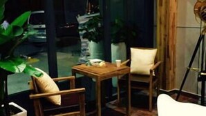 Unclassified image, 2 of 14, button - Tuke China Hotel (Shanghai)