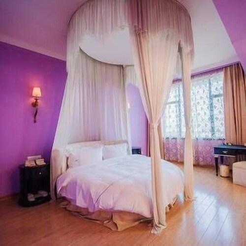 Royal Hotel