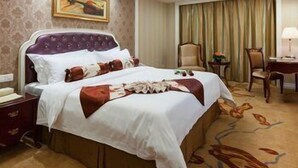 Rollaway beds - Vienna International Hotel (Nanning)