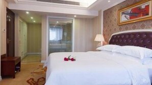 Rollaway beds - Vienna International Hotel (Nanning)
