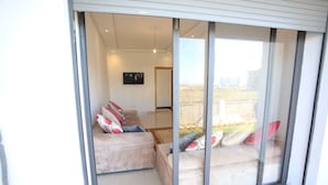 Apartment, 2 Bedrooms, Beach View | Living room