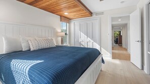 3 bedrooms, iron/ironing board, free WiFi, bed sheets - Bandy Beach A101, 3 Bedroom, Newly Renovated, Gulf Front Condo Awaits you! (Sanibel)
